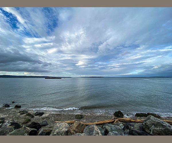 Horizon, between sea and sky | Edgewater Beach Park, Mukilteo, WA. USA.
